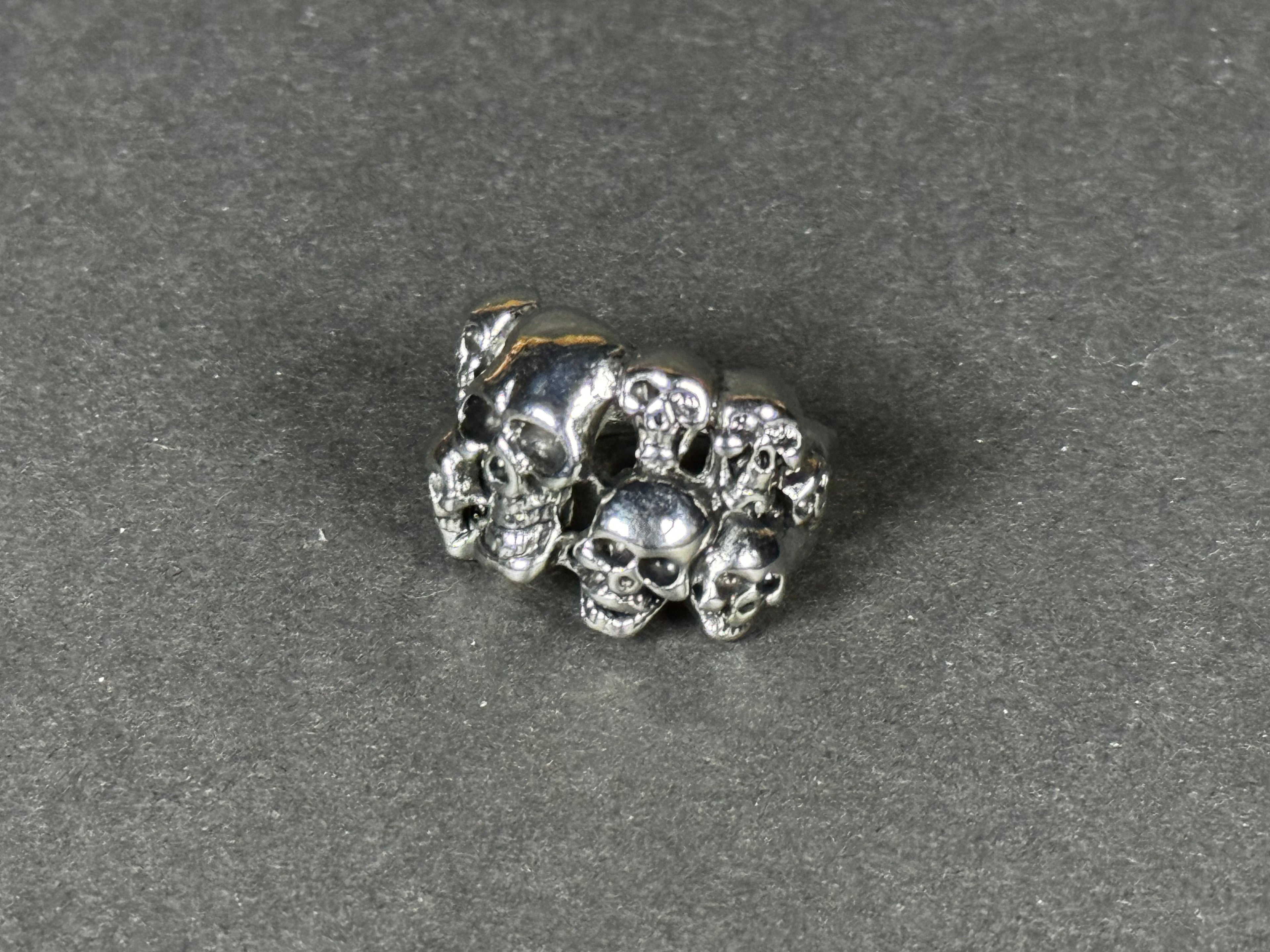 Dead Skulls Ring