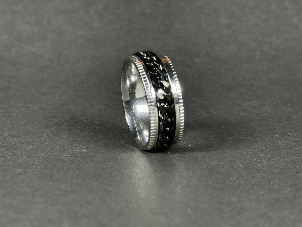 Rotating Chain Ring (Black)