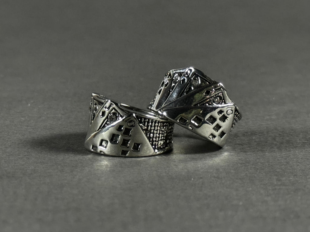 Decked Ring